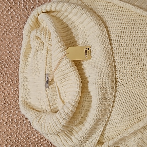 Jodifl Sweater - Picture 2 of 14
